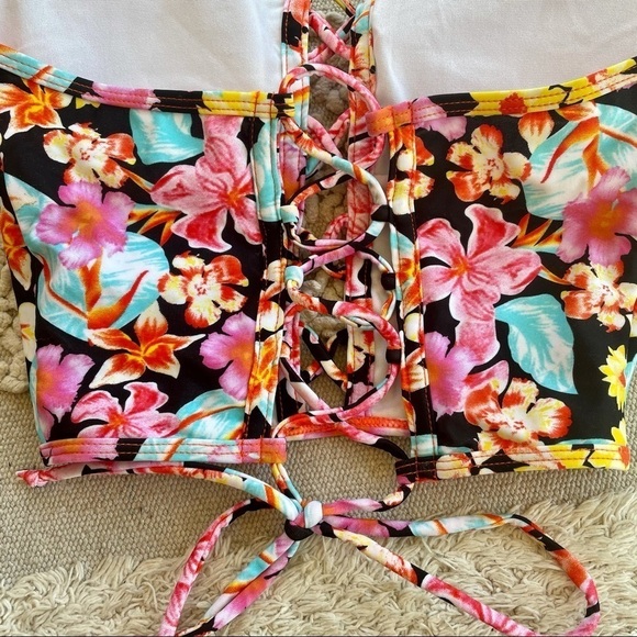 NEW Floral Halter Bikini Swimsuit  - S - Picture 11 of 16